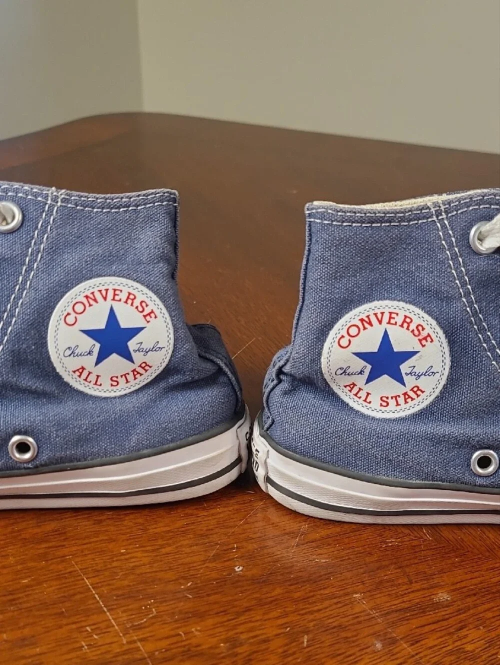 Converse Chuck Taylor All Star Kids High-Top Sneakers in Blue and White US 13
